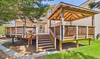 7801 RIDGEWOOD Dr, Annandale, VA 22003