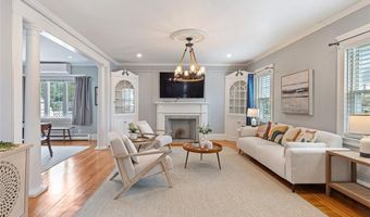 34 Burnett St, Johnston, RI 02919