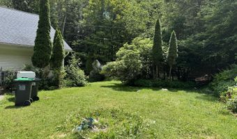 754 Carlton Rd, Tobyhanna, PA 18466