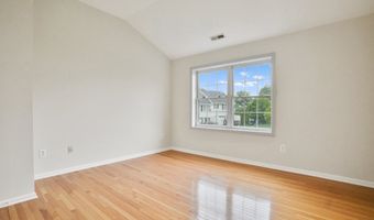 1802 Pinnacle Way 1802, Danbury, CT 06811