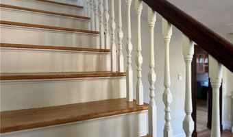 100 Maple Ave, Barrington, RI 02806