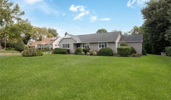 18 Central Ave, Amityville, NY 11701