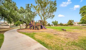 724 N ASH Dr, Chandler, AZ 85224