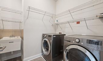 43109 CLARENDON Sq, Ashburn, VA 20148