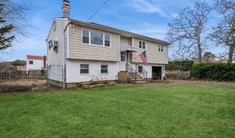 101 Monroe St, Amityville, NY 11701
