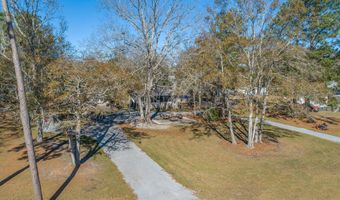 208 Catfish Landing Cir, Bonneau, SC 29431