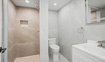 31 W 46TH St 1, Bayonne, NJ 07002