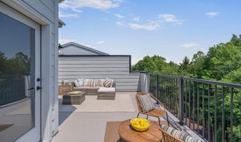 2550 FARMSTEAD Dr, Rockville, MD 20850