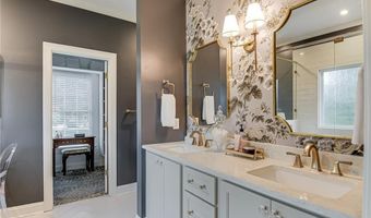 154 Suntree Dr, Advance, NC 27006
