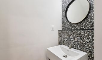 2600 16TH St S 696, Arlington, VA 22204