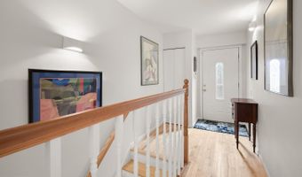 4 DUDLEY Ct, Bethesda, MD 20814