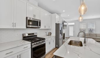 7449 ROCKY CREEK Ter, Annandale, VA 22003