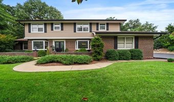 21 Meadowbrook Country Club Est, Ballwin, MO 63011