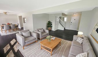 6766 Wimbledon Dr, Zionsville, IN 46077