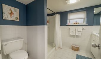 133 Linden Ave Apt B, Branford, CT 06405