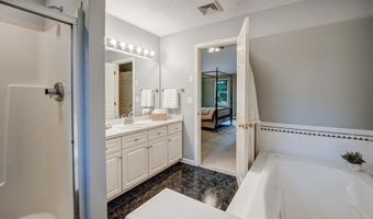 8 Maddy Ln, Acton, MA 01720