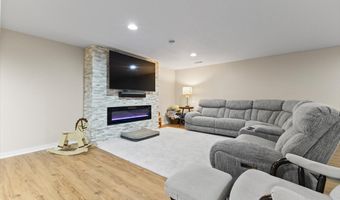 707 18th St SE, Altoona, IA 50009