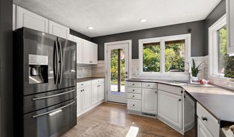 9820 Snow Pointe Dr SE, Alto, MI 49302