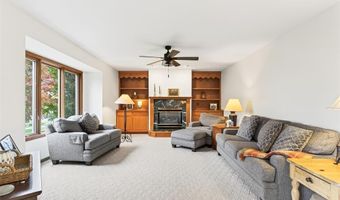 1110 Sandalwood Ct SW, Altoona, IA 50009