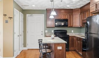 15 Saw Mill Dr 307, North Kingstown, RI 02852