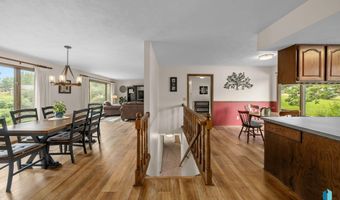 2908 N Oak Rd, Brandon, SD 57005