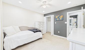 33 STEPHANIE Dr, Bear, DE 19701