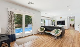 6916 PACIFIC Ln, Annandale, VA 22003
