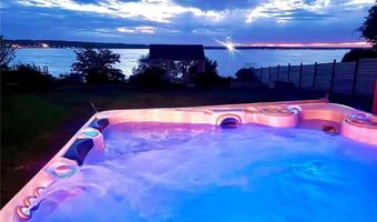 213 Seaside Dr, Jamestown, RI 02835