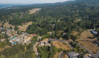 7774 Zoe Dr, Brookings, OR 97415
