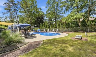 482 CLIFTON Ave, Bayville, NJ 08721