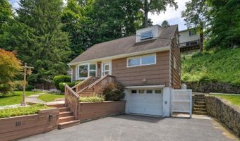 16 Lenape Ave, Andover, NJ 07860