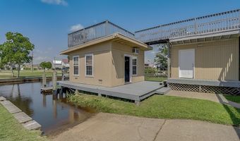 5076 Utah St, Bay St. Louis, MS 39520