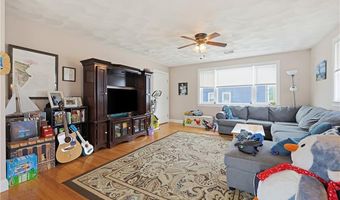6 Wilson St, Bristol, RI 02809