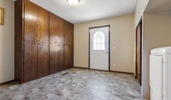 2325 Countryaire Estates Dr, Aberdeen, SD 57401