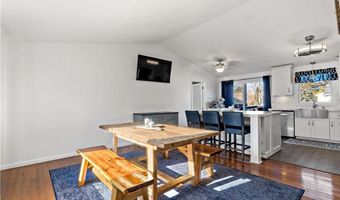 70 Pettee Ave, North Kingstown, RI 02852