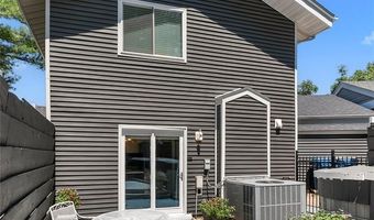 420 Echo Hill Dr, Ballwin, MO 63021