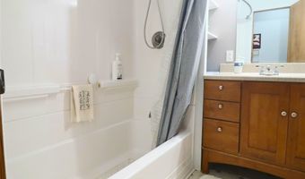 506 12th Ave NW, Altoona, IA 50009