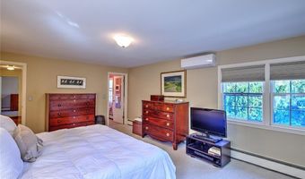 20 Wildflower Rd, Barrington, RI 02806