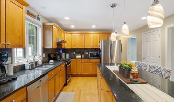 4 Dunnmoore Dr, Bow, NH 03304