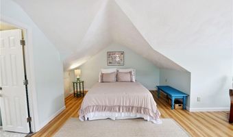 35 Anna Olivo Ct, Narragansett, RI 02882