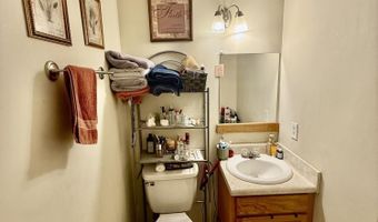 658 Union St, Bay St. Louis, MS 39520