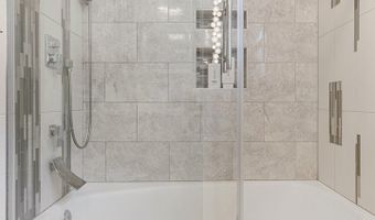 1145 S Chestnut Ave, Arlington Heights, IL 60005