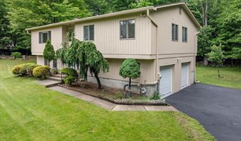 60 Smith Hill Rd, Airmont, NY 10952