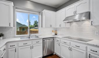 19157 GENTRY HIGHLANDS Ln, Oregon City, OR 97045