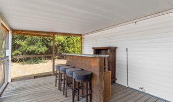 519 Mcpherson Dr, Alford, FL 32420