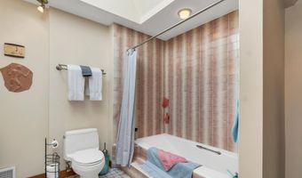 82 Pilgrim Dr, Bedford, NH 03110