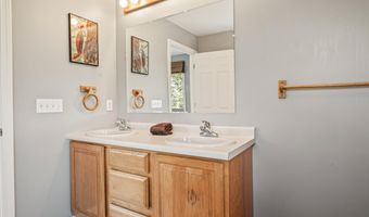 46 Ammonoosuc Dr, Bartlett, NH 03812