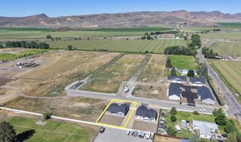 207 W First St W, Carey, ID 83320