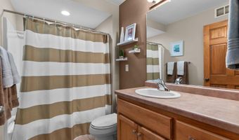 993 S CROCUS Ln, Appleton, WI 54914