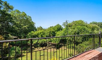 15 Deaver Dr, Asheville, NC 28806